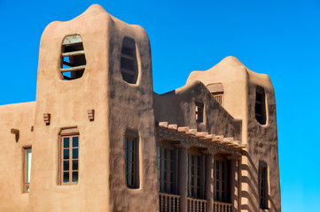 Fototapeta premium Southwestern style pueblo architecture in Santa Fe, New Mexico