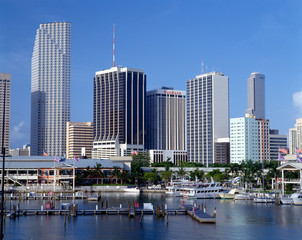 Fototapeta na wymiar Miami Skyline from Bay, Florida