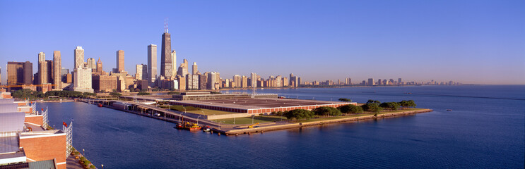 Fototapeta na wymiar Chicago Skyline, Filtration Plant, Illinois