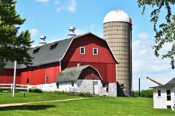 Red Barn and Silo © StevertS