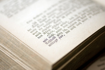 Fototapeta premium Close up shot of a vintage book