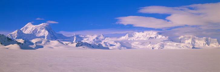 Fototapeta na wymiar Mountains in Wrangell-St.Elias National Park, Alaska