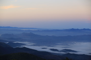 Fototapeta na wymiar sunrise view in the mountains