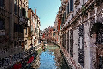 Fototapeta na wymiar ヴェネツィアの路地裏　風景　水路