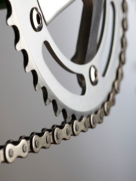 Bicycle chain and crank