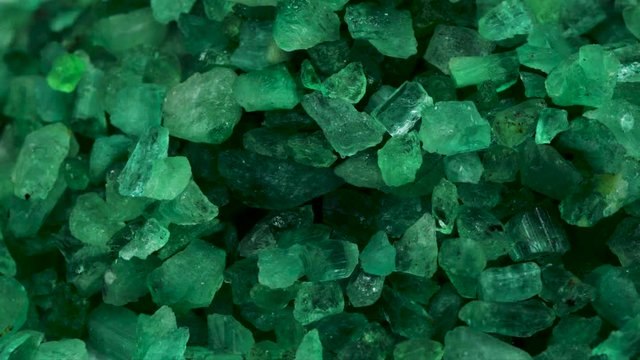 esmeraldas gigantes cristales emerald gemstone gemas piedras preciosas diamantes verdes granate zafiro rub&iacute;	