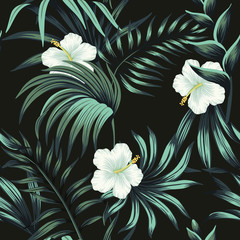 Palmier vert hibiscus blanc vintage tropical laisse fond noir motif floral sans soudure. Fond d& 39 écran de la jungle exotique.