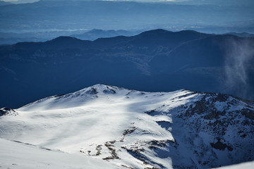 Obraz premium high snowy mountain landscape, there is a lot of contrast