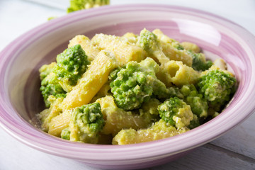 Piatto di pasta con crema di broccolo romanesco, Cucina Italiana