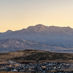 Obraz na płótnie Canvas Square Scenic sunrise over the Utah valley and Mountains