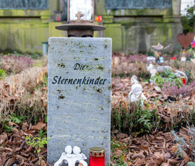 Ein Grabstein für alle Sternenkinder