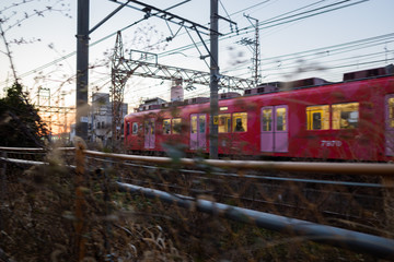 通り過ぎる電車