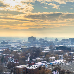 Obraz premium Square frame Sunset view of Salt Lake City, Utah in winter