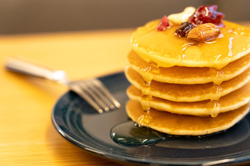 パンケーキとメープルシロップ