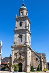 Auray. Vue de face de l'église Saint-Gildas. Morbihan. Bretagne	
