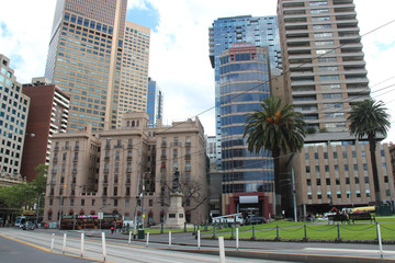 Naklejka premium street and buildings in melbourne (australia)