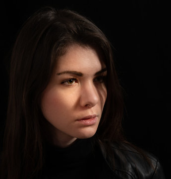 klassisches Beautyportrait Halbprofil im Streiflicht