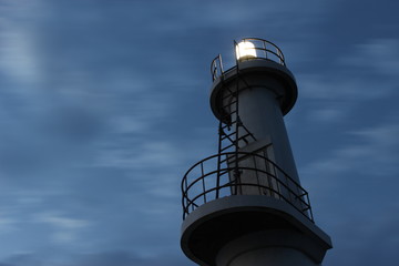 夜明けの長崎鼻灯台