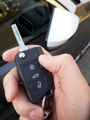 Aprire e chiudere la macchina con il telecomando