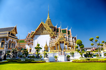 Obraz premium The Grand Palace is a complex of buildings at the heart of Bangkok, Thailand