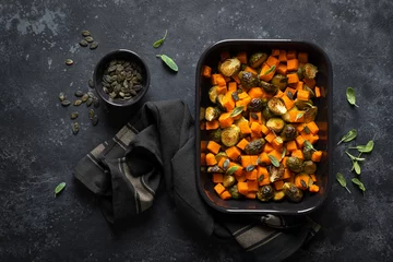 Foto op Plexiglas anti-reflex Brussels sprouts baked with butternut squash, top view © Sea Wave