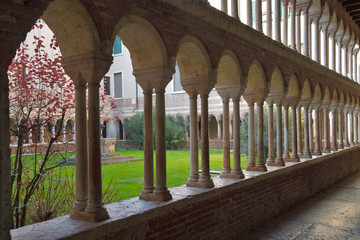 Italy Verona Cathedral Cloister.jpg