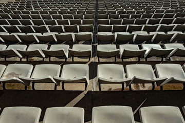 Textura con filas de asientos en estadio de futbol. Barcelona, Espa&ntilde;a  