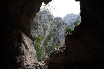 Faille dans la roche