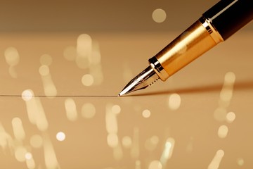 Signing a signature with a fountain pen