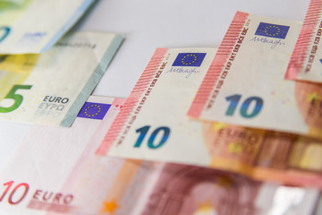 Obraz premium Euro banknotes isolated over white with clipping path