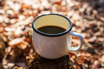 森の中でコーヒーを