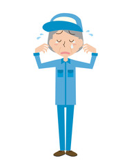 作業員　作業者　泣く　涙　高齢　女性　悲しい　