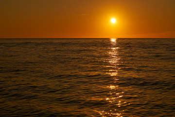 海上の夕日