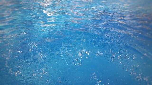Gotas de agua salpicando