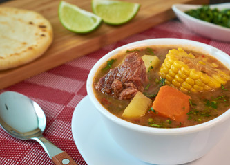 Sancocho o Sopa Venezolana con Carne de Res
