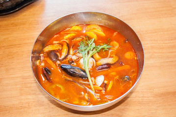 낙지얼큰칼국수