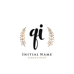 Obraz premium QI Initial handwriting logo vector 