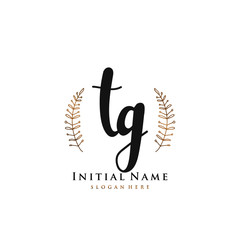 Obraz premium TG Initial handwriting logo vector 