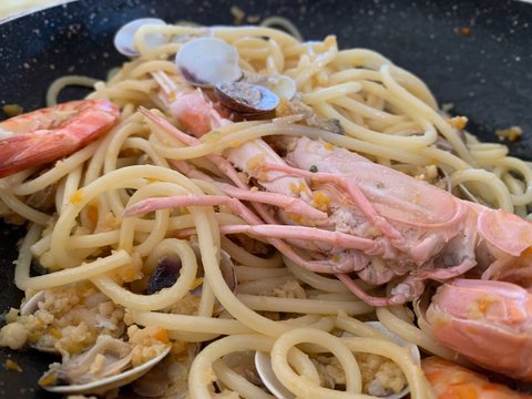 spaghetti con cicale di mare