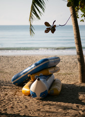 Obraz premium banana boat on the beach in sunlight 