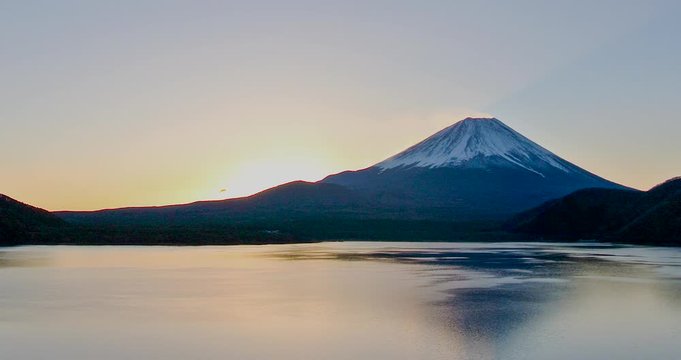 Sunrise in front of Mt. Fuji  [Timelapse] 