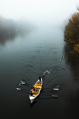 Rowing boat on the Garonne in the fog © Vincent