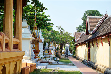 Fototapeta premium Travelling Laos, sightseeing at temple 
