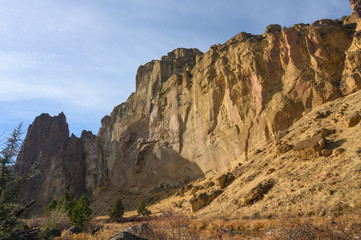 Fototapeta na wymiar Cliffs of a huge canyon with a river, usa, Beautiful nature