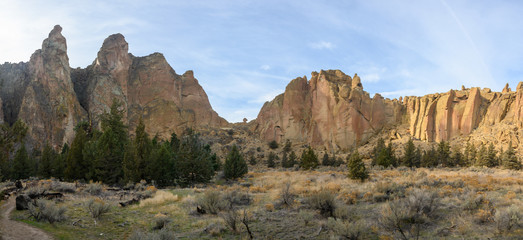 Rocks in a beautiful, beautiful canyon, desert river, Smith Rock