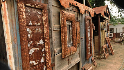 Up cycled rusted metal picture frames 