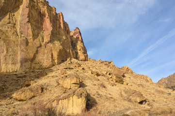 Fototapeta na wymiar Rocks in a beautiful, beautiful canyon, desert river, Smith Rock State Park, Oregon