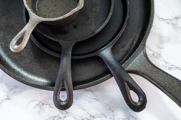 Cast iron frying pan