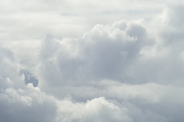 Naklejka na ściany i meble Weisse Wolken, Grauer Himmel Hintergrundbild, Deutschland, Europa