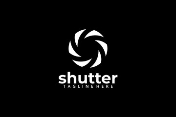 Obraz premium shutter logo icon vector for cam and video studio